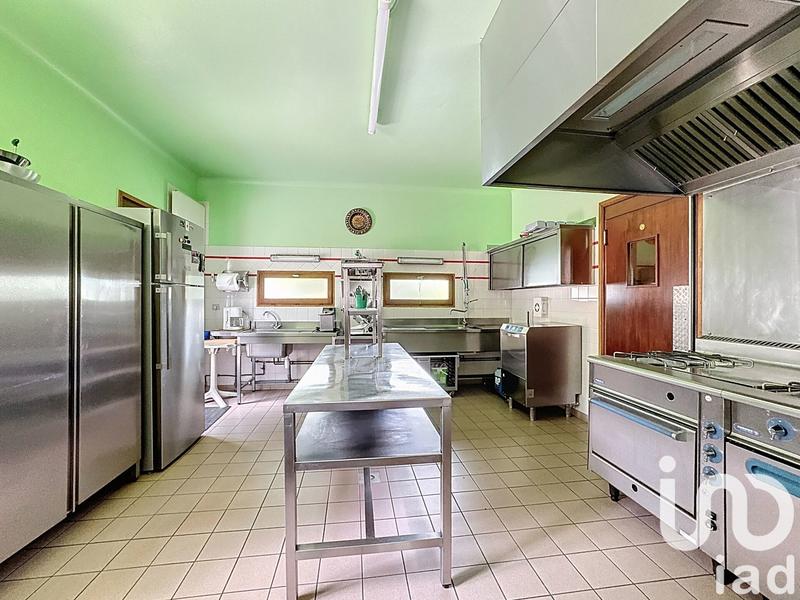 Maison - 275 m² - 8 pièces