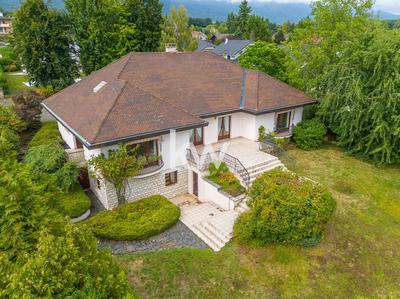 Maison - 424 m² - 9 pièces