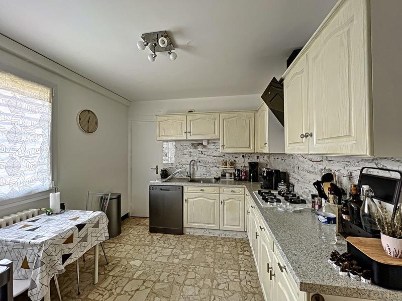 Maison - 208 m² - 6 pièces