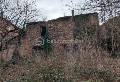 Maison - 180 m² - 1 pièce