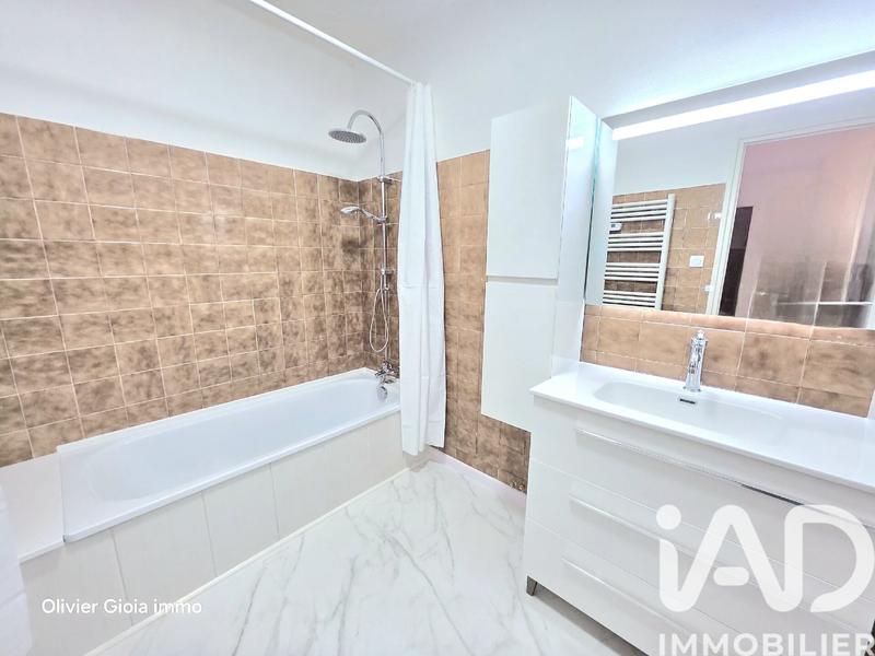 Appartement - 75 m² - 3 pièces