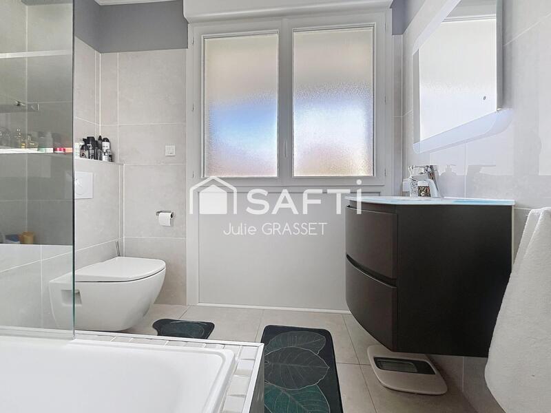 Maison - 94 m² - 4 pièces