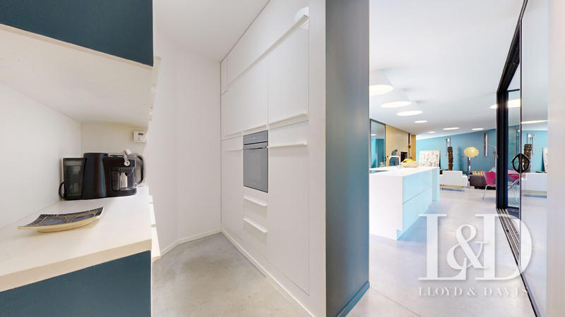 Maison - 185 m² - 7 pièces