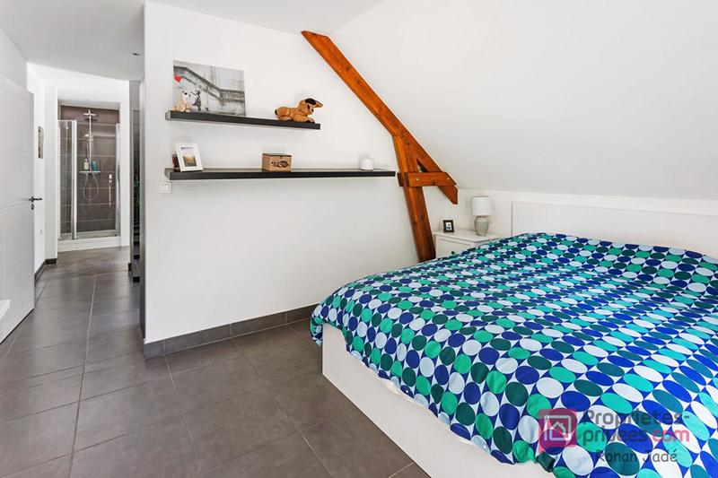 Maison - 220 m² - 8 pièces