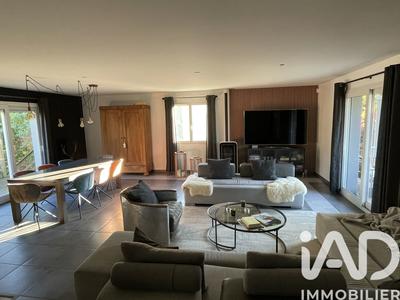 Maison - 200 m² - 7 pièces