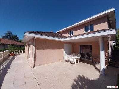 Villa - 140 m² - 5 pièces