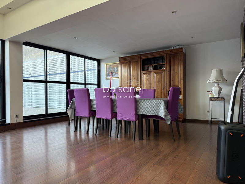 Loft - 242 m² - 6 pièces