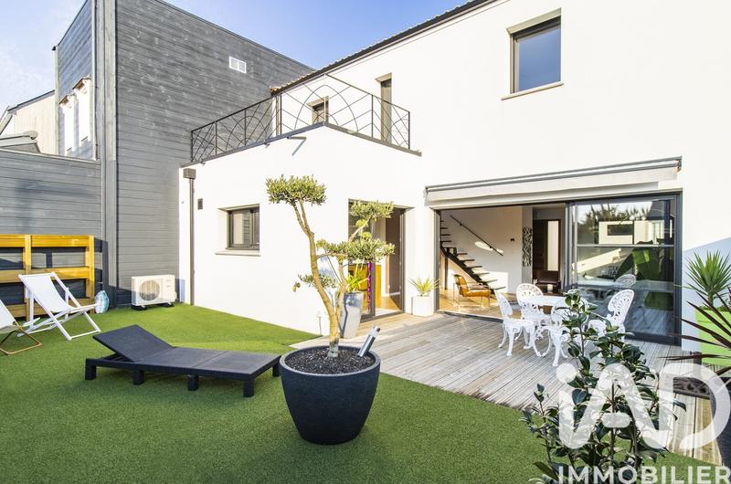 Maison - 99 m² - 5 pièces