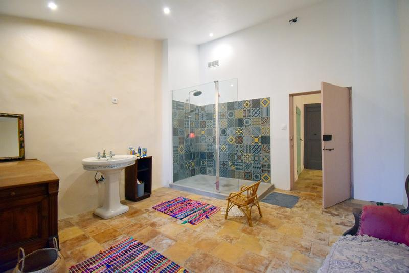 Maison - 392 m² - 12 pièces