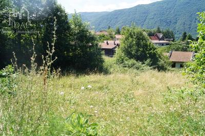 Terrain constructible - 3 932 m²