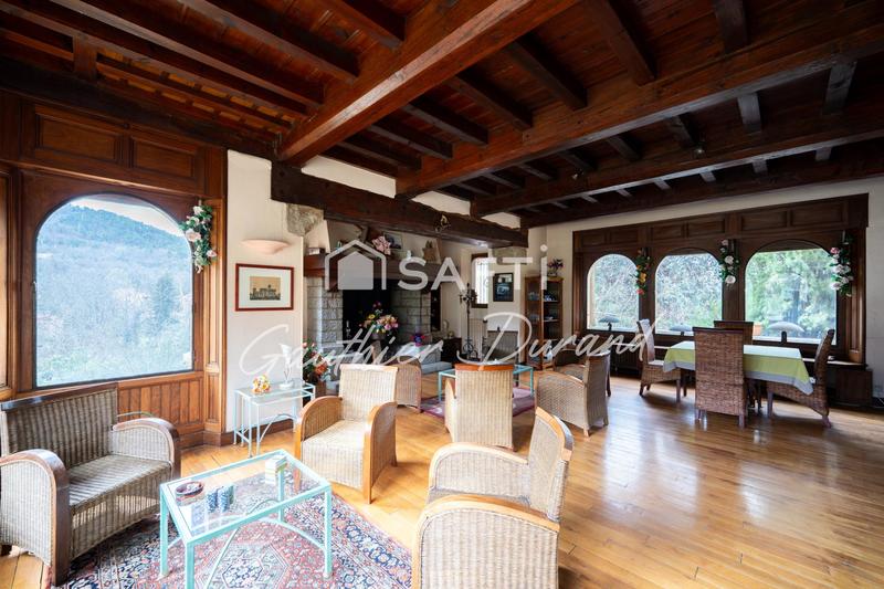 Maison - 421 m² - 14 pièces