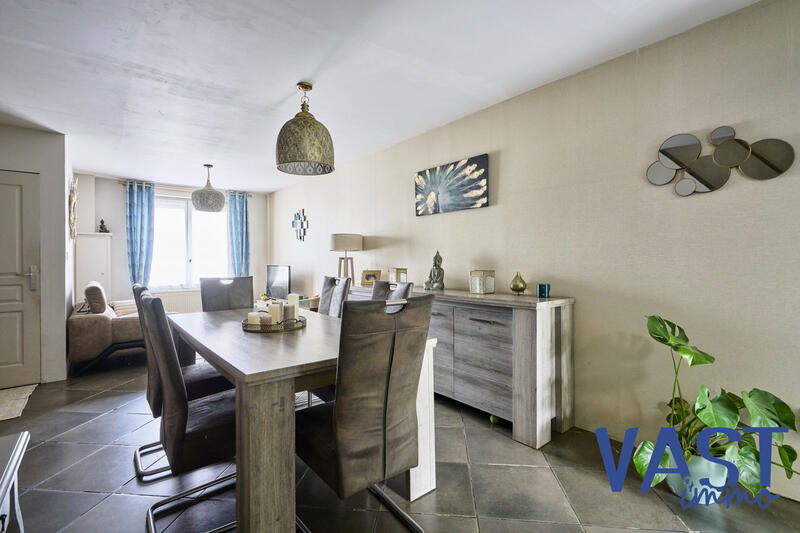 Maison - 93 m² - 5 pièces