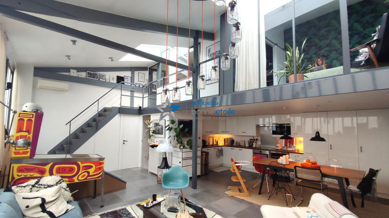 Loft - 83 m² - 3 pièces