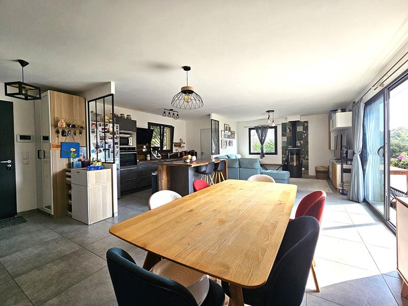 Maison - 105 m² - 4 pièces