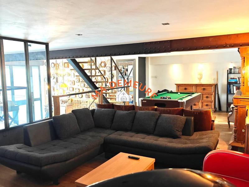 Loft - 178 m² - 8 pièces