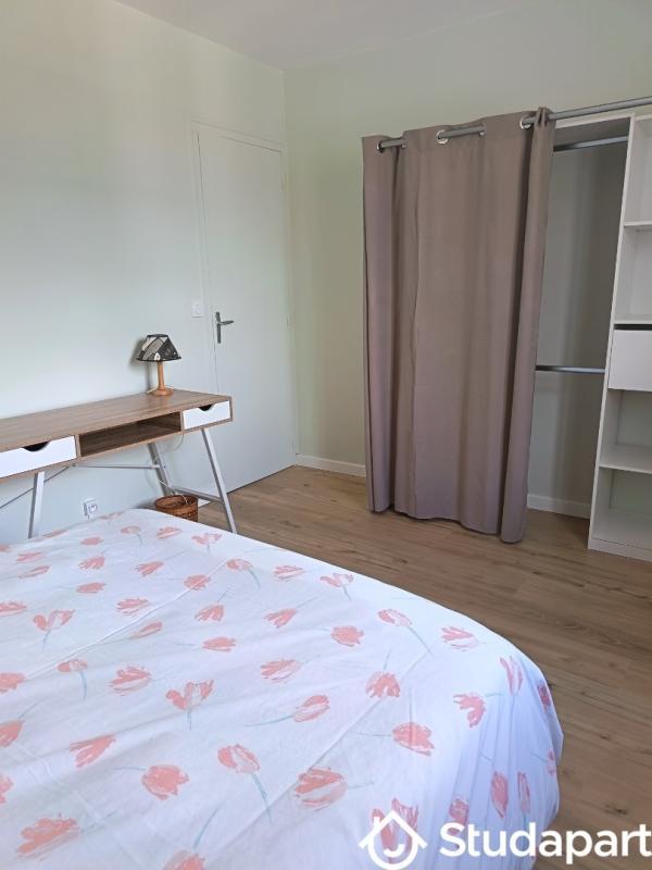 Chambre - 11 m² - 1 pièce
