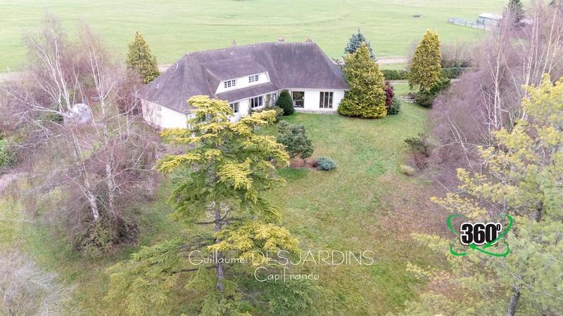 Maison - 240 m² - 8 pièces