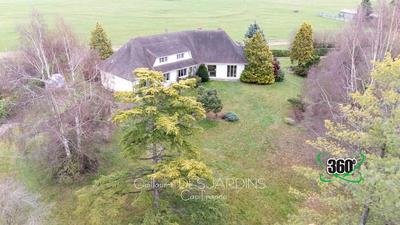 Maison - 240 m² - 8 pièces