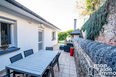 Maison traditionnelle - 210 m² - 7 pièces