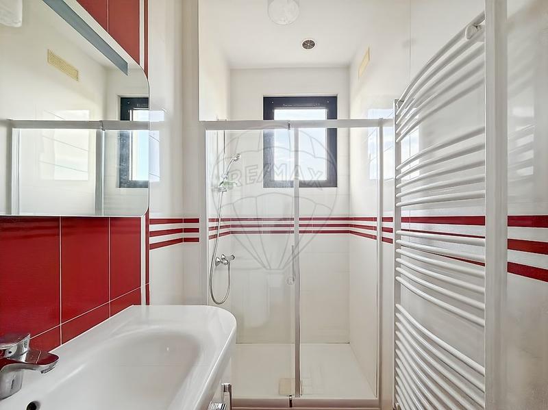 Maison - 96 m² - 5 pièces