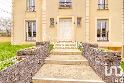 Maison - 179 m² - 7 pièces