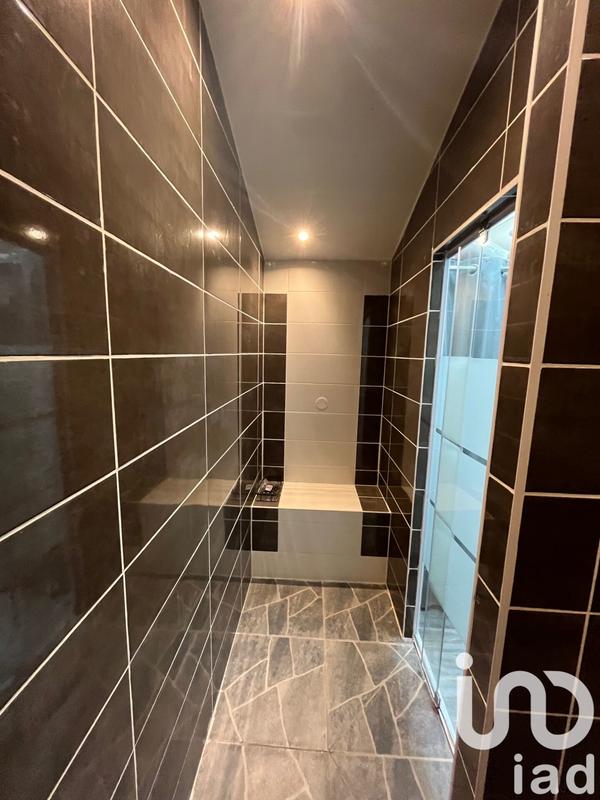 Maison - 287 m² - 12 pièces