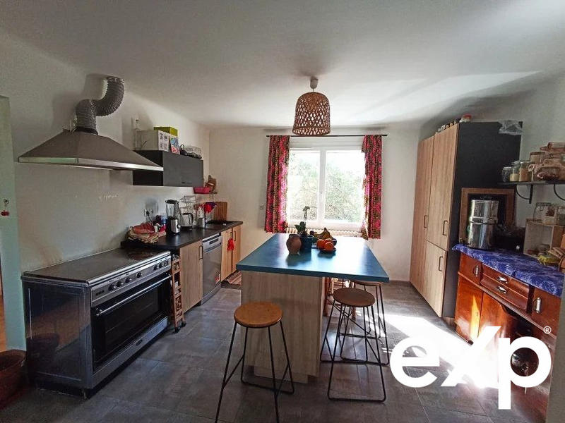 Maison - 214 m² - 9 pièces