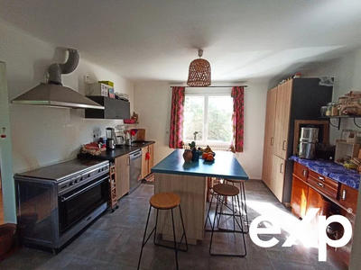 Maison - 214 m² - 9 pièces