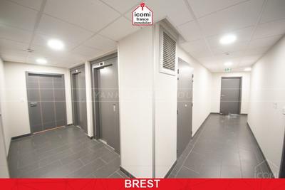 Local commercial - 140 m² - 5 pièces