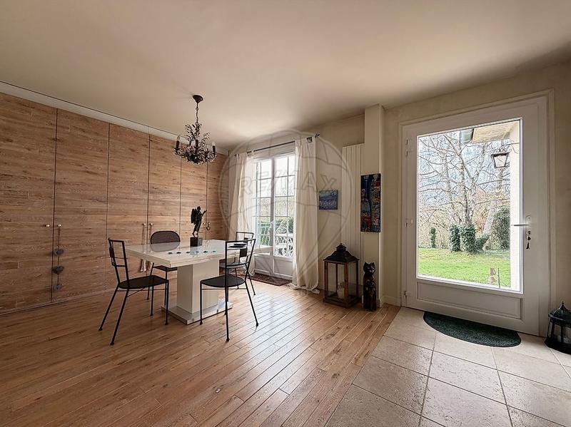 Maison - 137 m² - 6 pièces