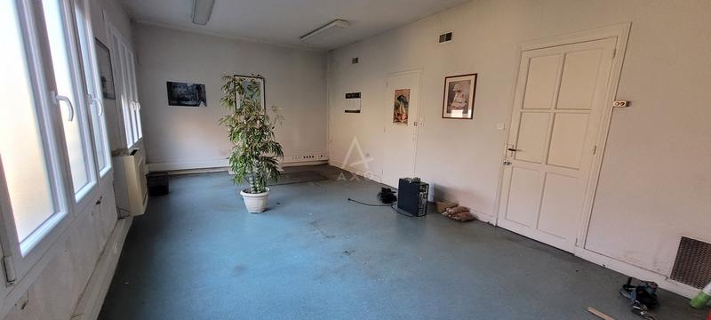 Entrepôt - 583 m² - 9 pièces