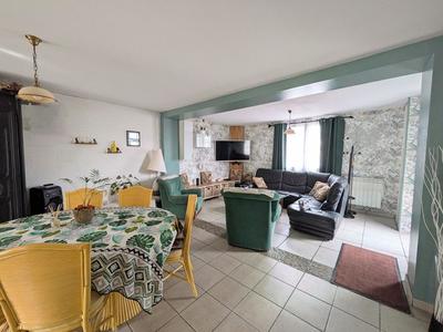 Maison - 151 m² - 7 pièces