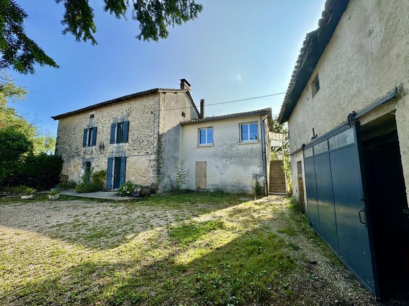 Maison - 305 m² - 8 pièces