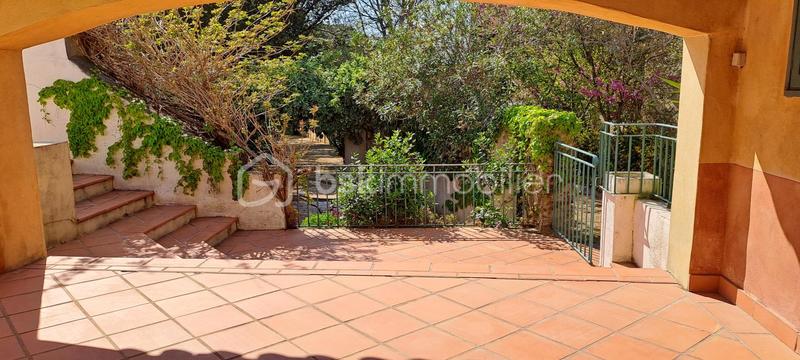 Villa - 243 m² - 11 pièces