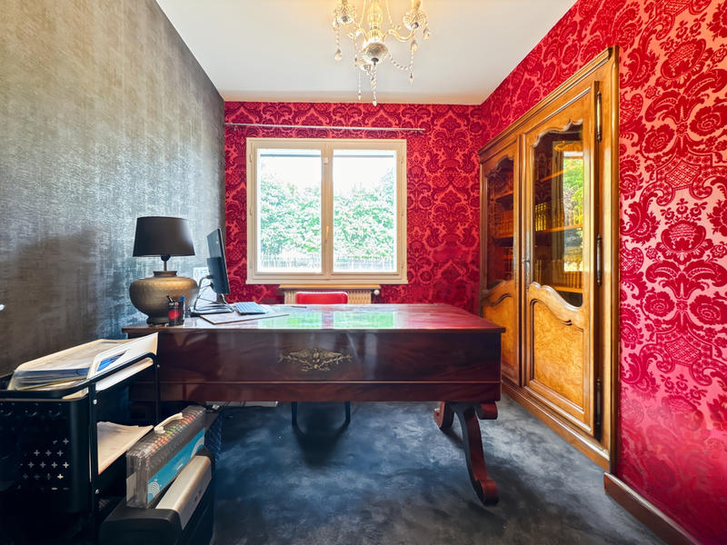 Maison - 250 m² - 8 pièces