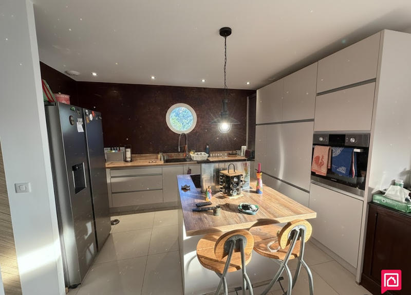 Maison - 165 m² - 6 pièces