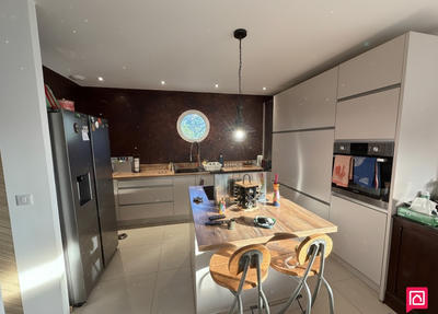 Maison - 165 m² - 6 pièces