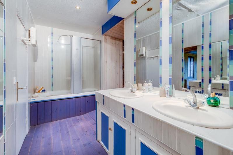 Maison - 285 m² - 12 pièces