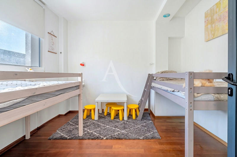 Loft - 81 m² - 5 pièces