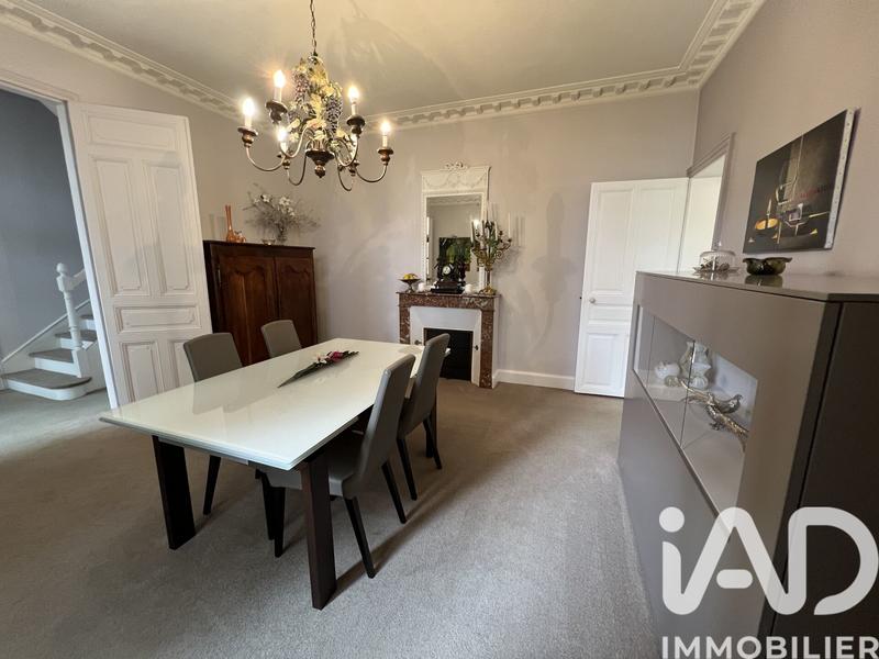 Maison de ville - 180 m² - 9 pièces