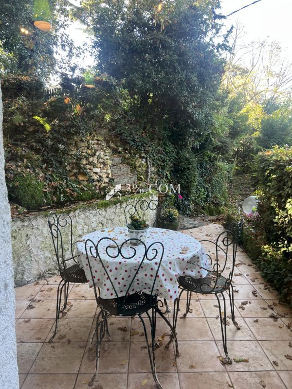 Propriété - 281 m² - 7 pièces