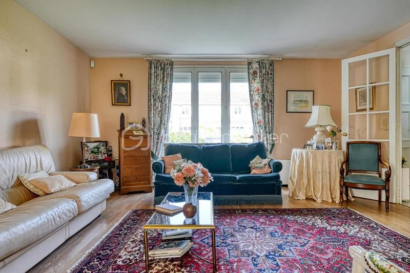 Maison - 188 m² - 7 pièces