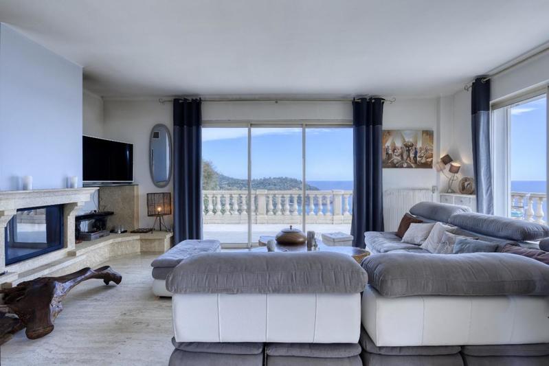 Maison - 255 m² - 8 pièces