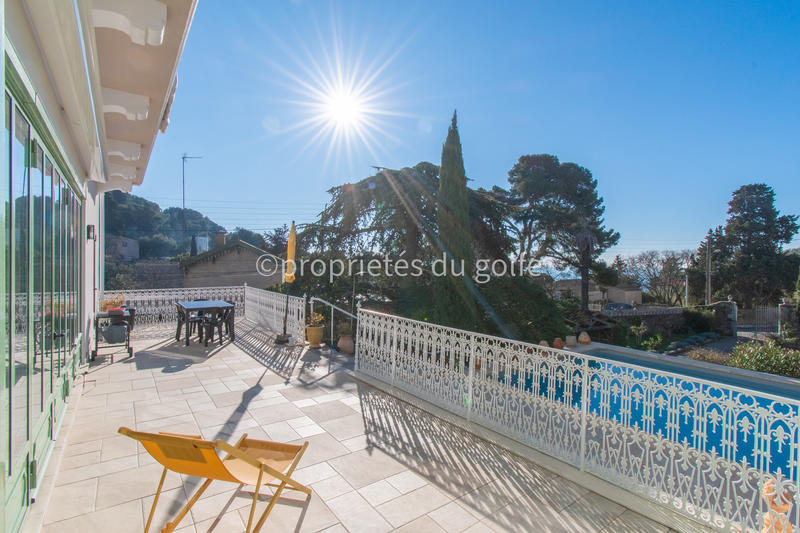 Maison - 255 m² - 6 pièces