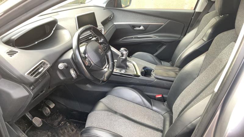 Peugeot 5008 II 1.6 BlueHDi 120 Eat6 Allure