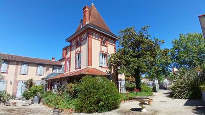 Maison de loisirs - 650 m² - 9 pièces
