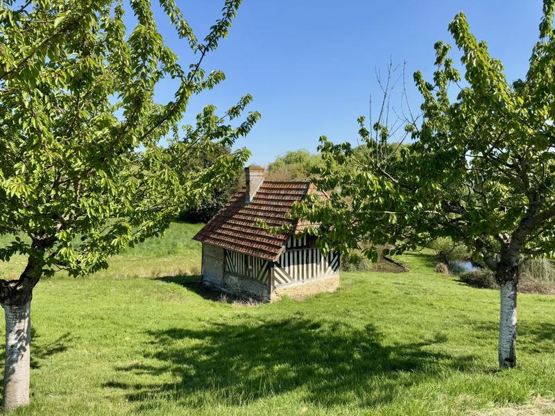 Maison - 1 085 m² - 15 pièces