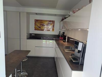 Maison - 260 m² - 8 pièces