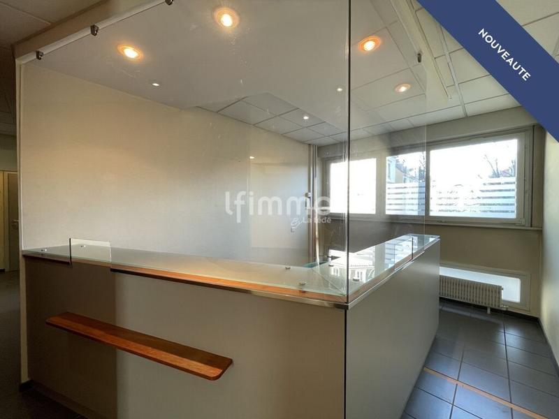 Bureau - 127 m² - 7 pièces