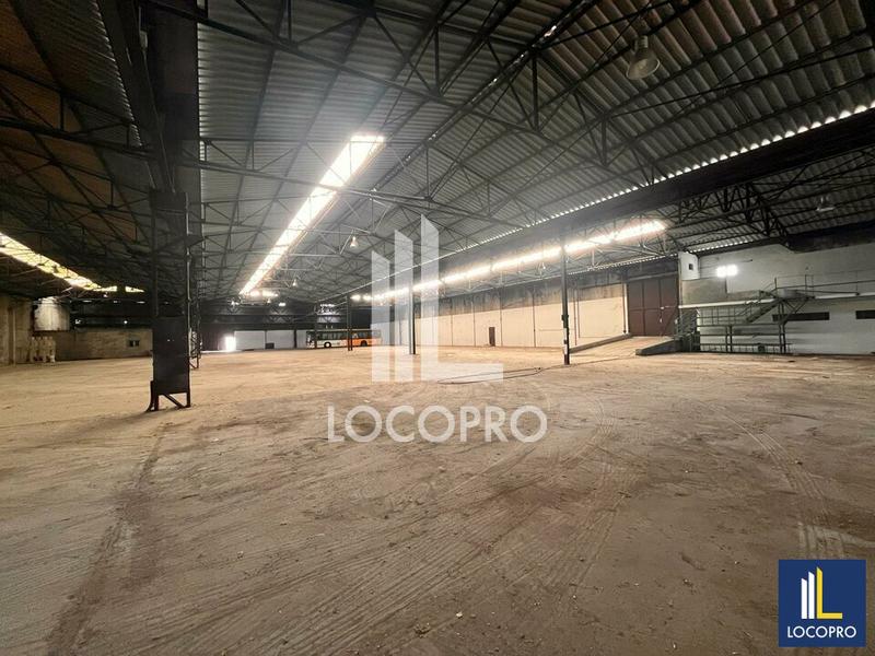 Local d'activité / Entrepôt - 3 269 m²